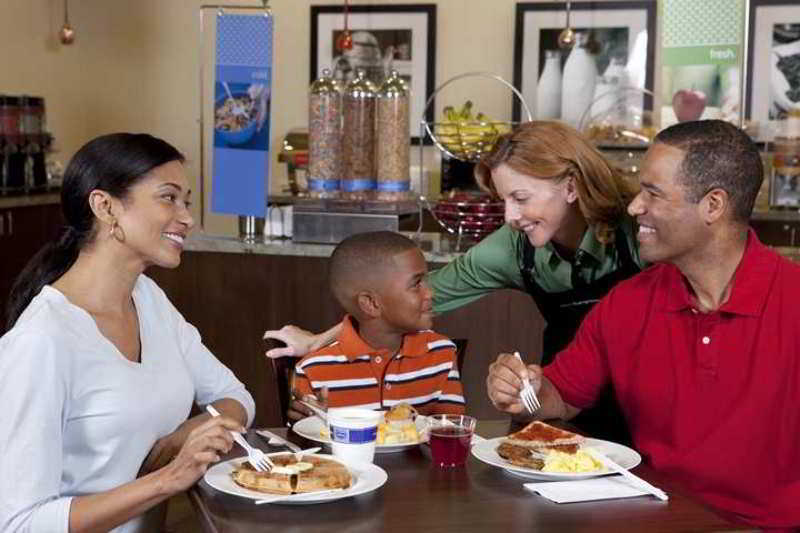 Hampton Inn Cleveland-Solon Restoran gambar